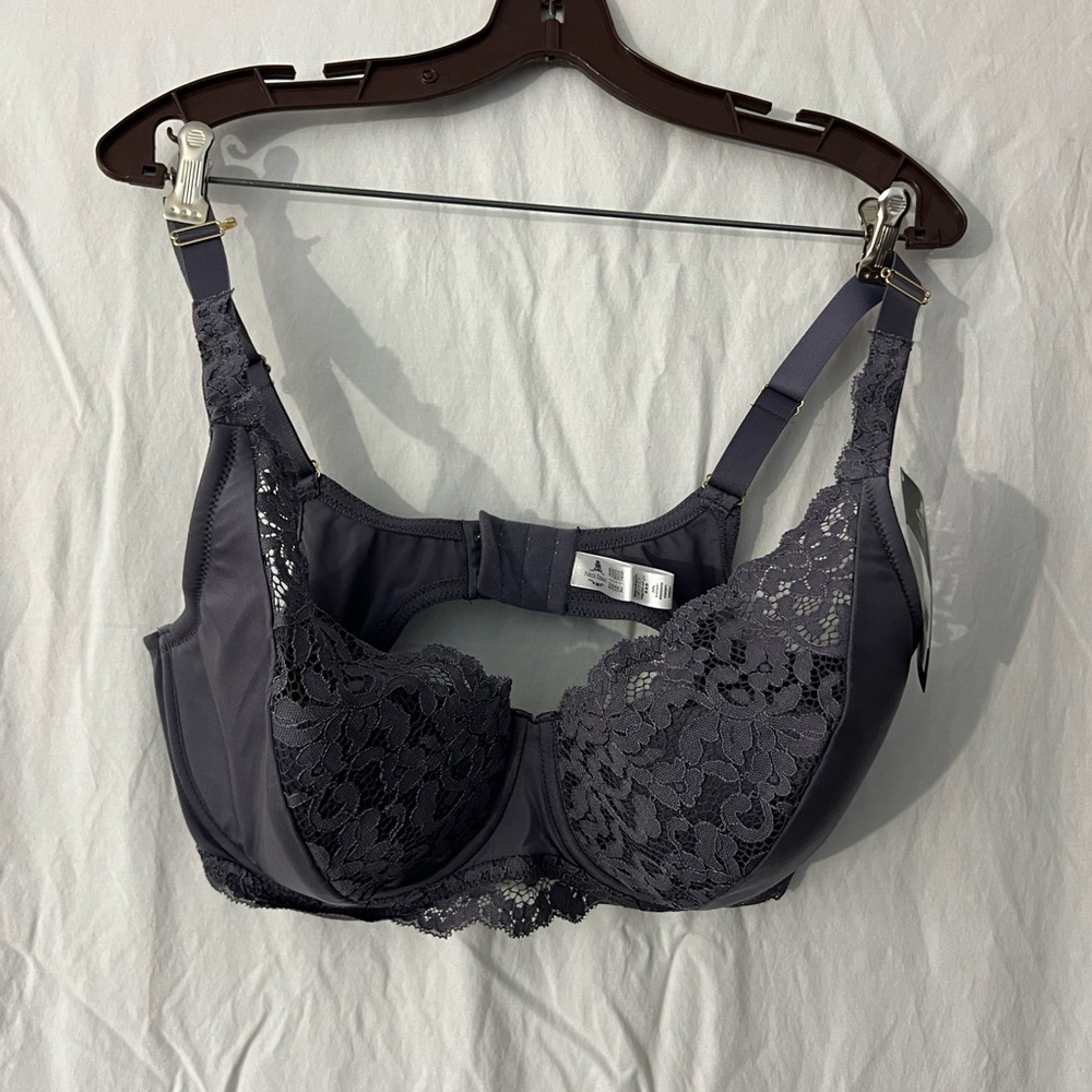 Nikol Djumon Elegant Lace Underwire Bra in grey plum purple